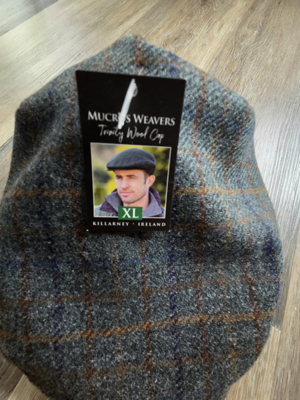 Men's Mucros Weavers Tweed Wool Irish Trinty Flat Cap - Gray Plaid